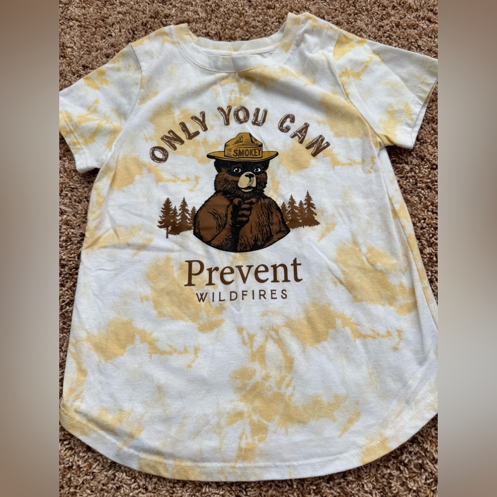 Smokey tshirt, yellow tie dye with design, youth L